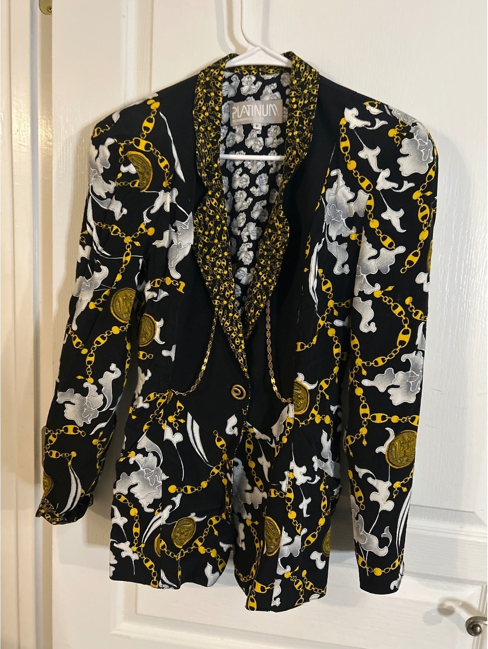 Platinum by Dorothy Schoelen Black and Gold Chain Print Blazer with Gold Chain D